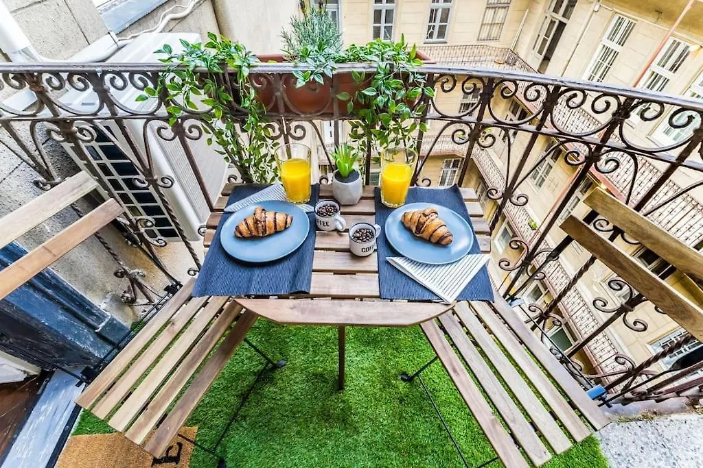 City-Zen Haven - 2 Bedroom, 61 Sqrm Budapest Apartment