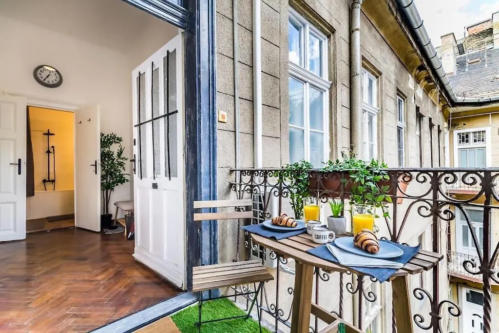 City-Zen Haven - 2 Bedroom, 61 Sqrm Budapest Apartment